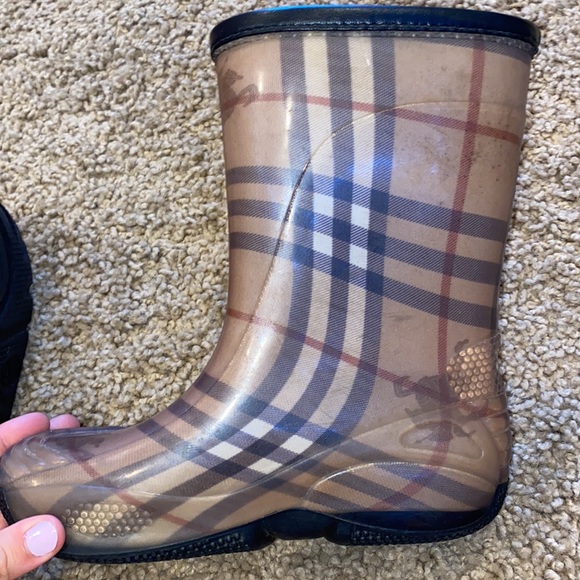 Burberry Girl’s Rainboots - Picture 8 of 10